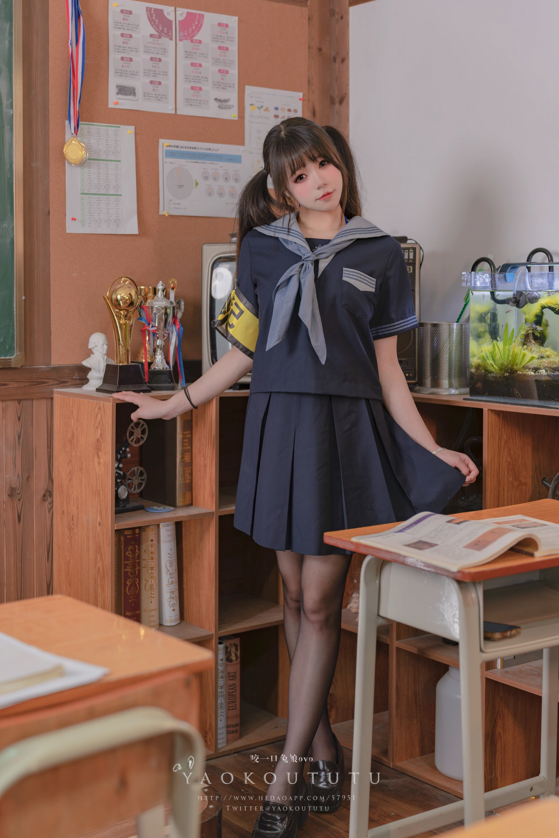 咬一口兔娘(黏黏团子兔) – NO.045 学生会长竞选中&脸红的思春期 1